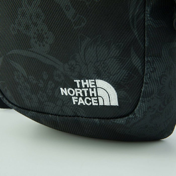 THE NORTH FACE® TNF CONVERTIBLE SHOULDER BAG TNF BLACK/SP21 CNY PRINT